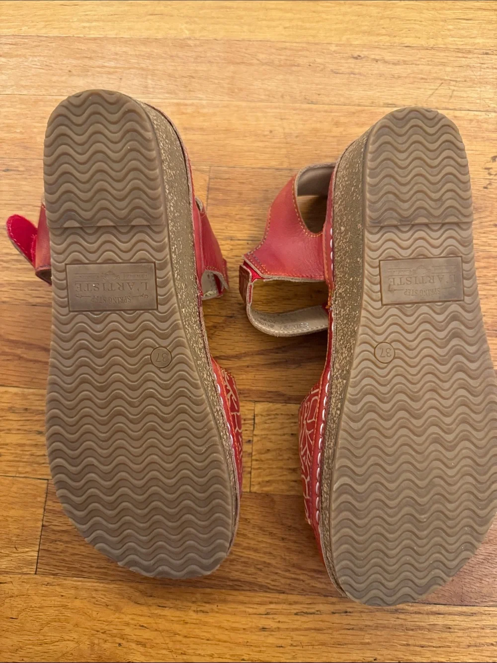 LARTISTE by Spring Step Leather Wedge Sandals Red Women 6.5 - 7 EU 37